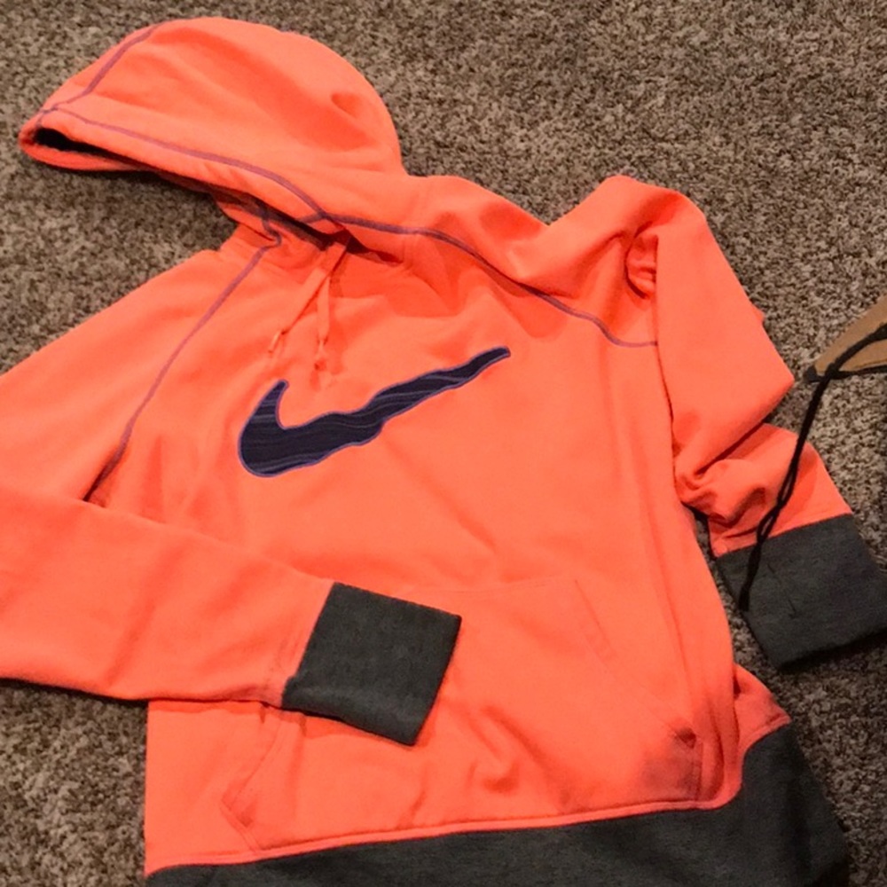 *****nike pull over